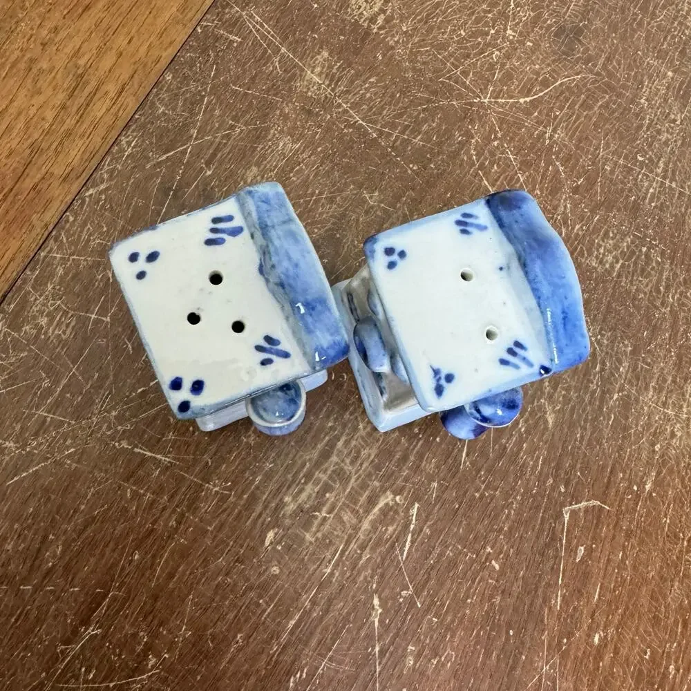 Vintage Blue White Porcelain Antique Telephone‎ Salt and Pepper shakers